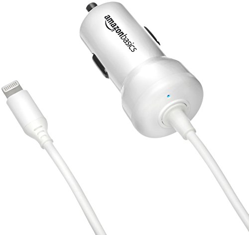AmazonBasics - Cargador de coche con cable Lightning en espiral, de 5 V y 2,4 A, 0,45 m - Blanco