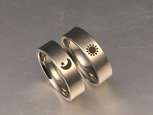 Amody 1 par Amante de la Banda de Acero Inoxidable par Anillo Promesa de Boda Regalos Luna grabada y patrón de Sol Mujeres tamaño 9,5 Hombres tamaño 25