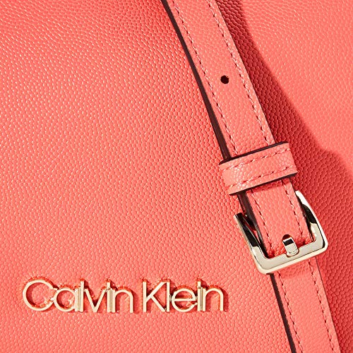 Calvin Klein - Ck Must Camerabag Cav, Bolsos bandolera Mujer, Rojo (Coral), 1x1x1 cm (W x H L)