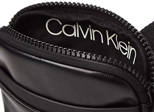 Calvin Klein - Ck Up Mini Flat Crossover, Shoppers y bolsos de hombro Hombre, Negro (Black), 3x20x18 cm (B x H T)