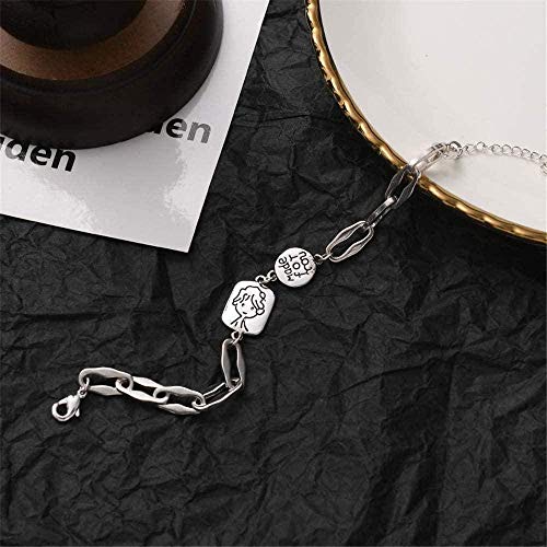 Collar Personalidad Simple Little Boy Pulsera Personalidad Hip-Hop Letter Charm Cute Cartoon Nicho Can Pulsera Ajustable