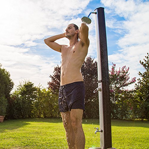 DARDARUGA Ducha Jardín Exterior Energía Solar con Tanque 35 Litros, con Cabeza de Ducha y Grifo, Temperatura del agua hasta 60° C - REGALO GRATIS: Toalla de microfibra suave 250 g/m2