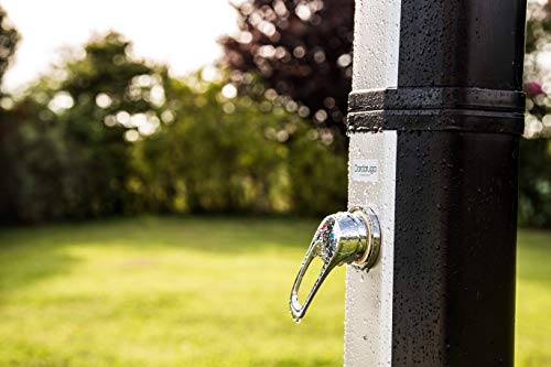 DARDARUGA Ducha Jardín Exterior Energía Solar con Tanque 35 Litros, con Cabeza de Ducha y Grifo, Temperatura del agua hasta 60° C - REGALO GRATIS: Toalla de microfibra suave 250 g/m2