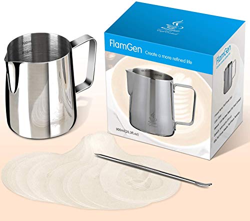 Jarra de Leche de Acero Inoxidable 304, FlamGen 900ml (320z) Taza de Leche para Espuma de Leche Jarra con Marca de Medición | Lápiz Artístico de Leche | 16 Piezas Plantillas de Café Cappuccino y Latte
