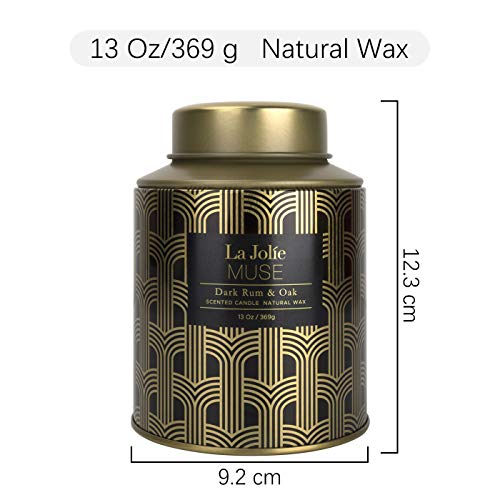 La Jolíe Muse Vela perfumada de Ron Oscuro y Roble, Vela de Cera Natural para el hogar, 100 Horas de duración, Naranja, limón, Lavanda, Lirio de jazmín, Vela de Vacaciones, Lata, 13 oz / 369 g