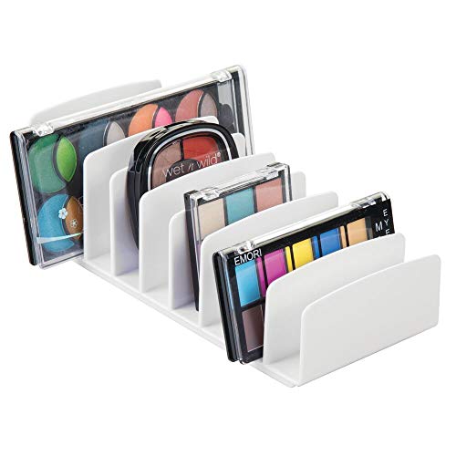 mDesign Organizador de cosméticos de plástico – Bandeja de maquillaje con 9 compartimentos verticales – Organizador de maquillaje para lavabo, tocador o armario – blanco