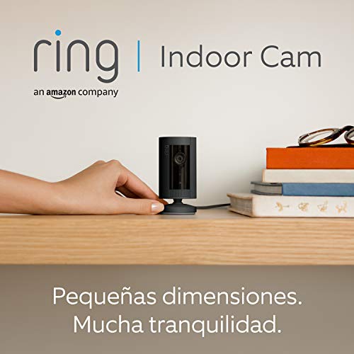 Presentamos la Ring Indoor Cam, cámara de seguridad compacta, con alimentación por cable, HD, comunicación bidireccional, compatible con Alexa | Incluye 30 días gratis del plan Ring Protect | Negro