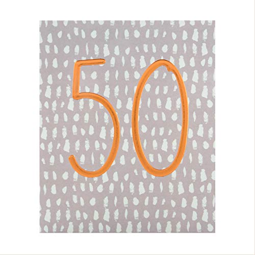 Tarjeta de 50 cumpleaños de The Hallmark Studio, diseño de números de cobre en relieve