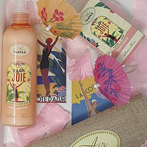 Un Air d’Antan Caja Belleza Joie Mujer,1 Jabon 100g, 1 Crema Corporal Hidratante 200ml|Perfume Original Lirio de los Valles, Azahar y Rosa |Navidad Regalo Mujer Originales Cumpleaños