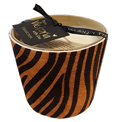 Victoria with Love Vela Grande con Pelo diseño Cebra en Marrón y Dos mechas de 9 cm de Alto y Ø 10 cm