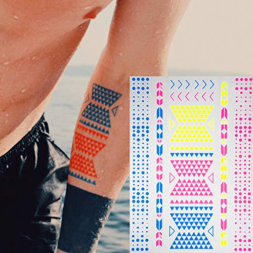 AKTIIV® Kit Tatuajes Temporales | Hakuna Matata Edición | 5 x Hojas A5 de Diseños de Neon | Ideal para Fiestas y Festivales de Niños, Adultos, Mujeres, Hombres | Brilla en luz Ultravioleta | Unisex