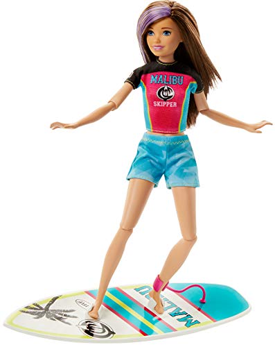 Barbie Dreamhouse Adventures, Skipper Hora del Surf muñeca con accesorio de deportes (Mattel GHK36)