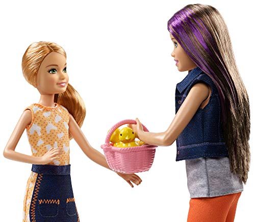 Barbie GCK85 Sweet Orchard Farm Set de Juego con 2 muñecas, Skipper Doll y Stacie Doll, con 2 Pollitos y Cesta de Huevos, Regalo para niños de 3 a 7 años