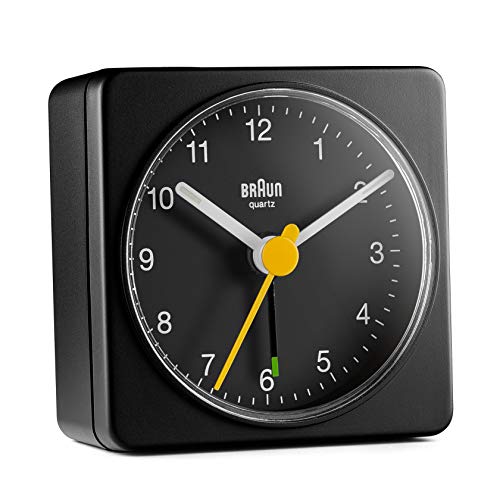 Braun BC-02-B Reloj despertador analógico, pantalla de fácil lectura, alarma creciente, agujas iluminadas, segundero amarillo, movimiento de precisión silencioso