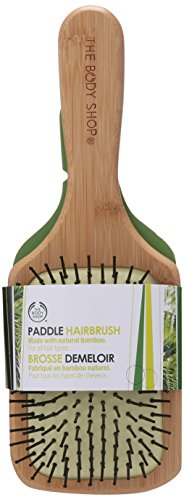 Cepillo de pala para todos los tipos de cabello hecho con bambú natural.