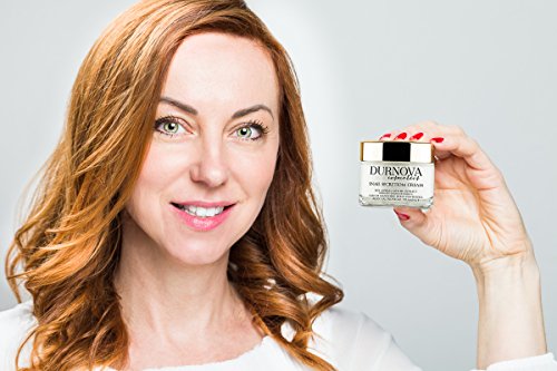 Crema natural con baba de caracol, aceite de almendras dulces, vitamina E, ácido hialurónico, arginina, hidrolato de rosa damascena, de 50 ml. Fabricada en Italia