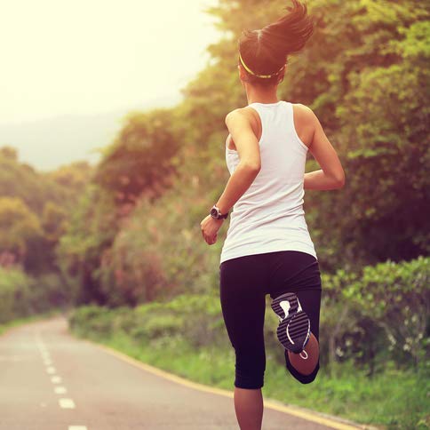 Go-Keto MCT Aceite, 500 ml | Aceite MCT C8 prémium, 100% de aceite de coco sin aceite de palma | Perfecto para la dieta ceto | La crema de café ceto ideal para un Bulletproof Coffee o un batido ceto