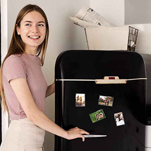 Kurtzy Marcos de Fotos en Blanco con Imán para Refrigerador - (Paquete de 50)- 7cm x 4.5cm Tamaño de inserción de Foto, Marcos Acrílico Transparente para Fotos Familiares y Diversión Niños