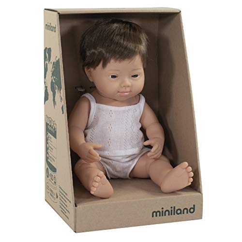 Miniland 31170 – Muñeco bebé Caucásico Niño Down de Vinilo Suave de 38cm con rasgos étnicos y sexuado para el Aprendizaje de la Diversidad con Suave y Agradable Perfume. Presentado en Caja de Regalo