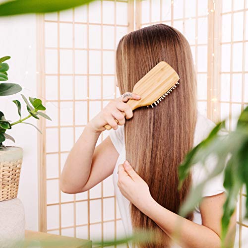 Navaris Cepillo de bambú para el pelo - Peine de madera con cerdas naturales para masaje capilar - Cepillo antiestático cuadrado - Peine ecológico