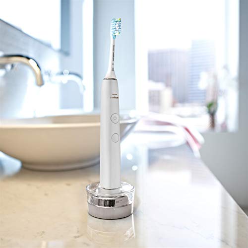 Philips Pack doble cepillos eléctricos DiamondClean 9000 en BLANCO, Cepillos conectados con app y tecnología sónica con 4 modos de cepillado, cabezales antiplaca C3, vaso cargador y base de carga