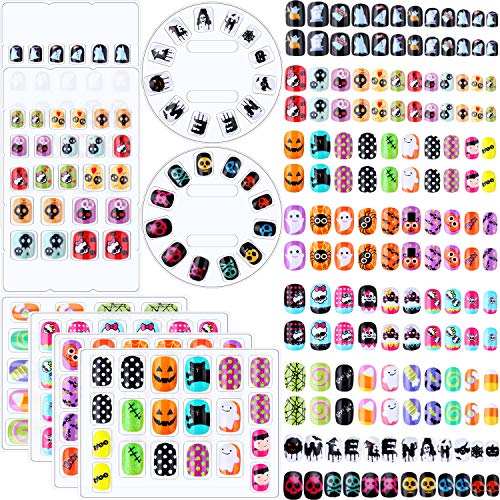152 Piezas Uñas Falsas de Niños de Halloween Punta de Uñas Artificiales a Presión con Patrón de Calavera Araña Calabaza Murciélago Uñas Postizas Cortas de Cubierta Completa para Niños, 8 Cajas