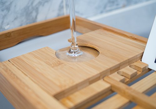 BRUMA #1 Bandeja de baño Premium Bandeja para Bañera de Bambú - Accesorio para Bañera con Soporte para Copa de Vino, Libros, Tablet y móvil. 2 Años de Garantía