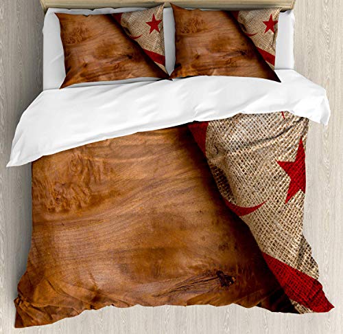 Conjunto de funda nórdica de Chipre, imagen de la bandera política de la parte norte de la isla sobre una superficie de madera, juego de cama decorativo de 3 piezas con 2 fundas de almohada, canela pá