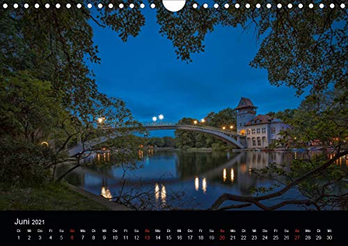 Die Blaue Stunde in Berlin (Wandkalender 2021 DIN A4 quer): Zum Ende des Tages zeigt Berlin noch einmal seine wunderschöne Seite. (Monatskalender, 14 Seiten )