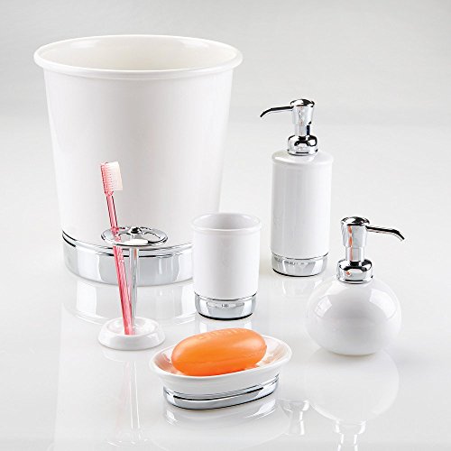 InterDesign York Portacepillos de dientes, soporte para utensilios de maquillaje en cerámica, organizador de baño, blanco/plateado