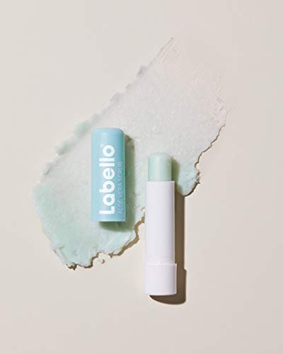 Labello Lip Scrub Aloe Vera (5,5 ml), cuidado de labios innovador con partículas de scrub de origen natural, suave exfoliante de labios con vitamina E