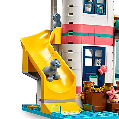 LEGO Friends - Centro de Rescate del Faro Nuevo set de construcción de Colorido Edificio con Tobogán de Juguete y mini muñecas para Recrear Aventuras en la Costa (41380)