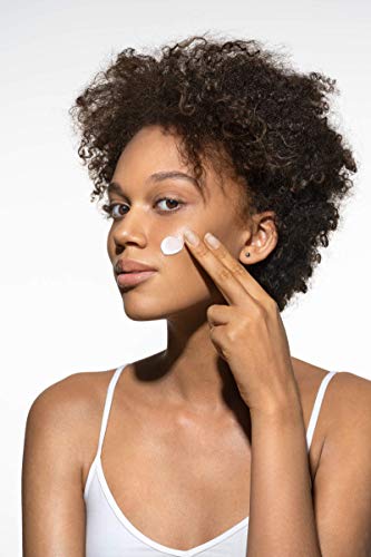 Limpiador facial para piel sensible de la marca Acure