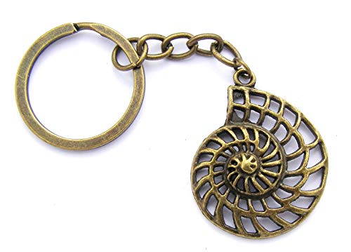 McWangle - Llavero de amoníaco, diseño de Concha, Color Bronce, Hecho a Mano en Cornwall