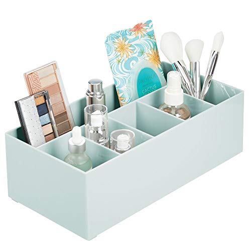 mDesign Organizador de cosméticos para el lavabo o el tocador – Caja organizadora de plástico libre de BPA para guardar el maquillaje – Moderna cesta de baño con 6 compartimentos – verde menta