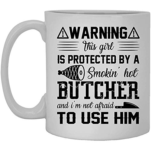 Protegido por Smokin Hot Butcher Coffee Mug, Cold Brew Coffee Mug