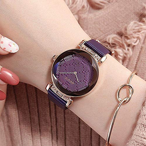 Reloj De Mujer con Esfera Estéreo Y con Diamantes. Estéreo. Reloj De Moda. Mesa De Mujer. Jujube. Diamante Rojo. Dama Rosa. Piel Rosada.