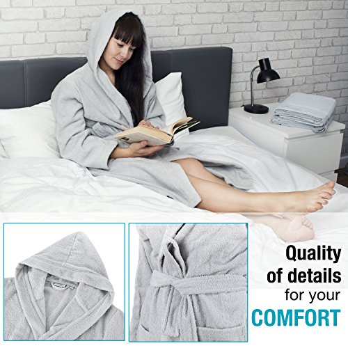 Twinzen Bata Baño con Capucha, Albornoz 100% Algodón para Mujer (L, Gris Estaño), 2 Bolsillos, Cinturón Certificado Oeko Tex - Bata de Baño - Albornoz Suave, Absorbente y Cómodo