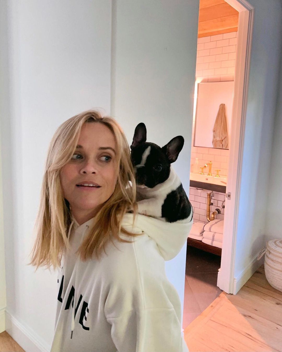 Reese Witherspoon comparte una foto sin maquillaje en su Instagram