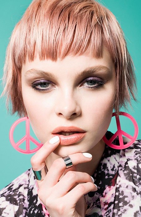 38 magníficas ideas de color de pelo rosa dorado para el 2020 ></p><p></p><p></p><p></p><p></p><p></p><p>Para un look de <a href=
