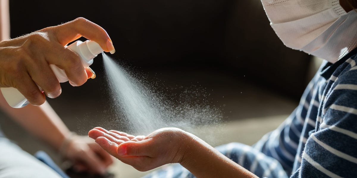 ¿El alcohol mata los gérmenes? Sí, siempre y cuando la solución sea lo suficientemente fuerte