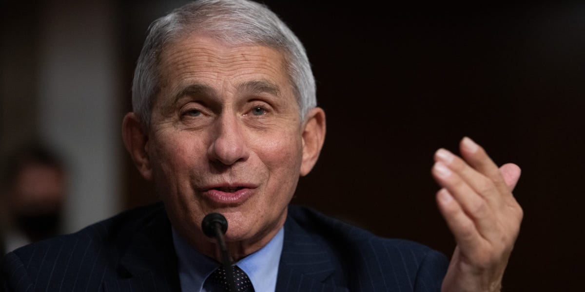 El Dr. Fauci dijo que tuvo pocos efectos secundarios después de tomar la vacuna contra el coronavirus Moderna y dijo que es 