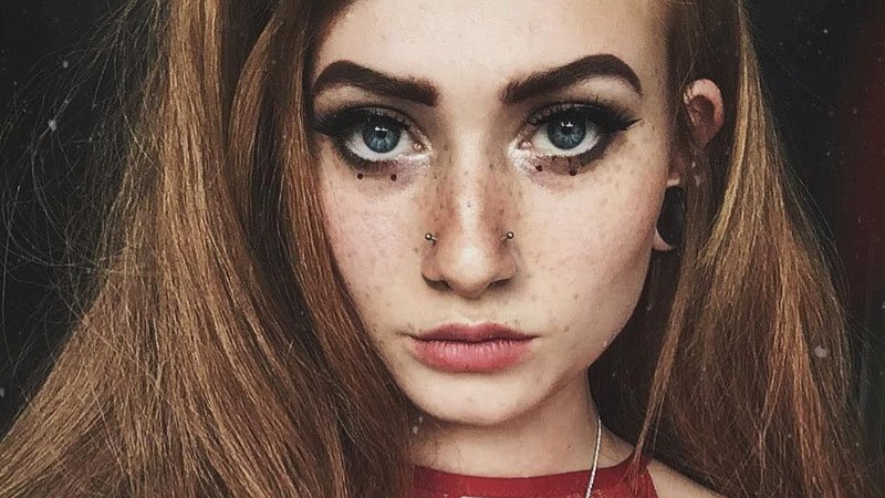 Su guía para todo tipo de perforaciones de la nariz></p><p></p><p>El piercing de la nariz es uno de los más comunes y es relativamente fácil de hacer. También obtendrás la más amplia gama de opciones de joyas con esta opción. La medicina ayurvédica tiene sus raíces en la perforación de la nariz, ya que se cree que una perforación a través de la fosa nasal izquierda puede ayudar a aliviar el dolor de la menstruación y el parto en las <a href=