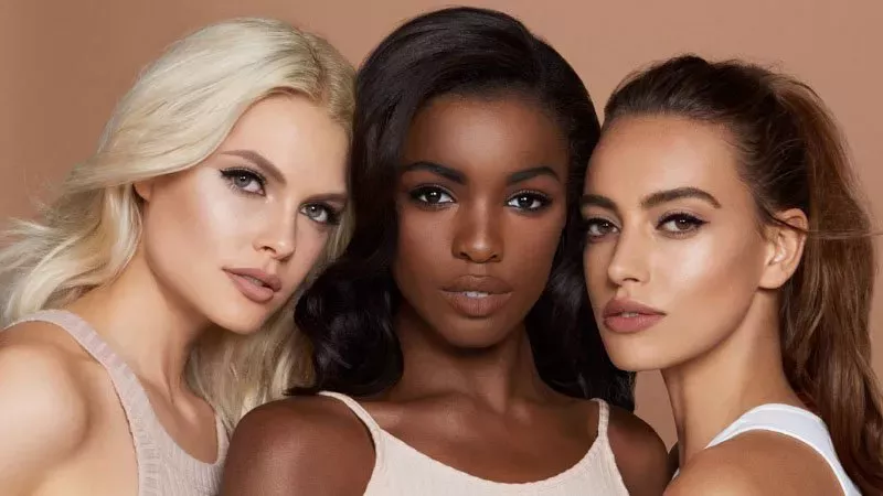 25 Impresionantes peinados largos a capas para mujeres