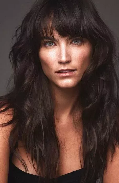 25 Impresionantes peinados largos a capas para mujeres