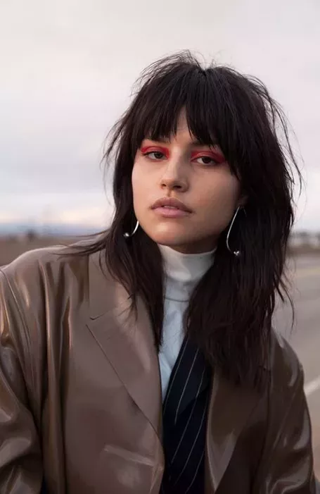 25 Impresionantes peinados largos a capas para mujeres