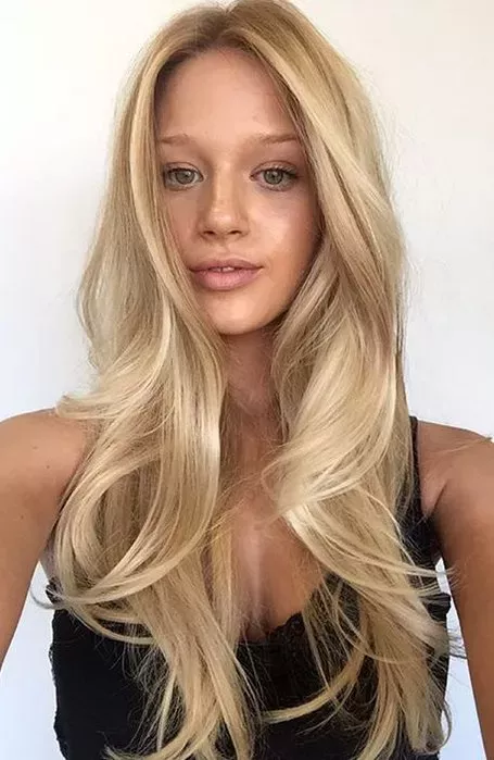 25 Impresionantes peinados largos a capas para mujeres