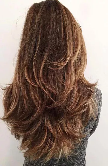 25 Impresionantes peinados largos a capas para mujeres