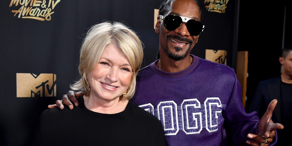 Martha Stewart dice que su nueva línea de CBD está inspirada en la afición al cannabis de su amigo Snoop Dogg