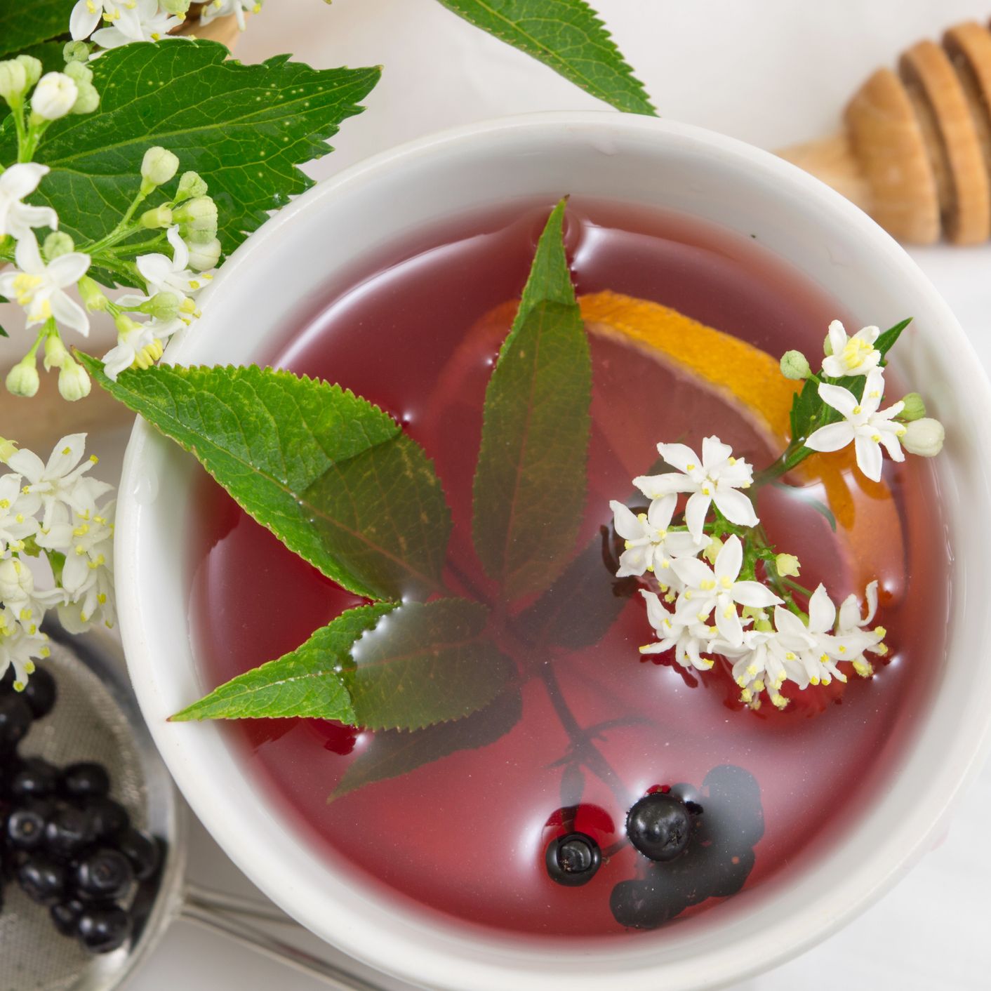 10 tés calmantes que pueden combatir los síntomas del resfriado cuando se está enfermo